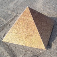 Cheops pyramid model.jpg